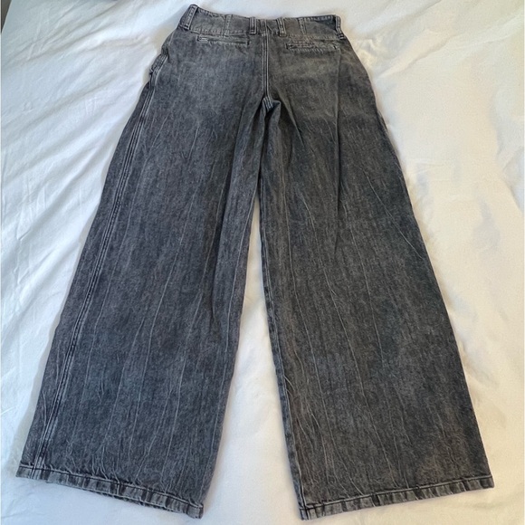 Alice + Olivia Black Washed High-Waist Wide-Leg Jeans - Picture 2 of 7